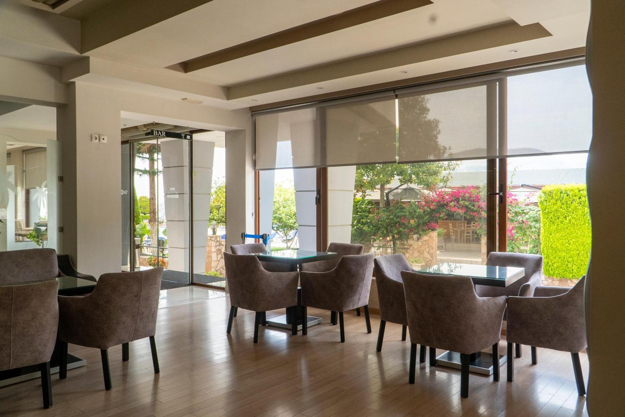 Hotel Mediterrane Sarandë 외부 사진