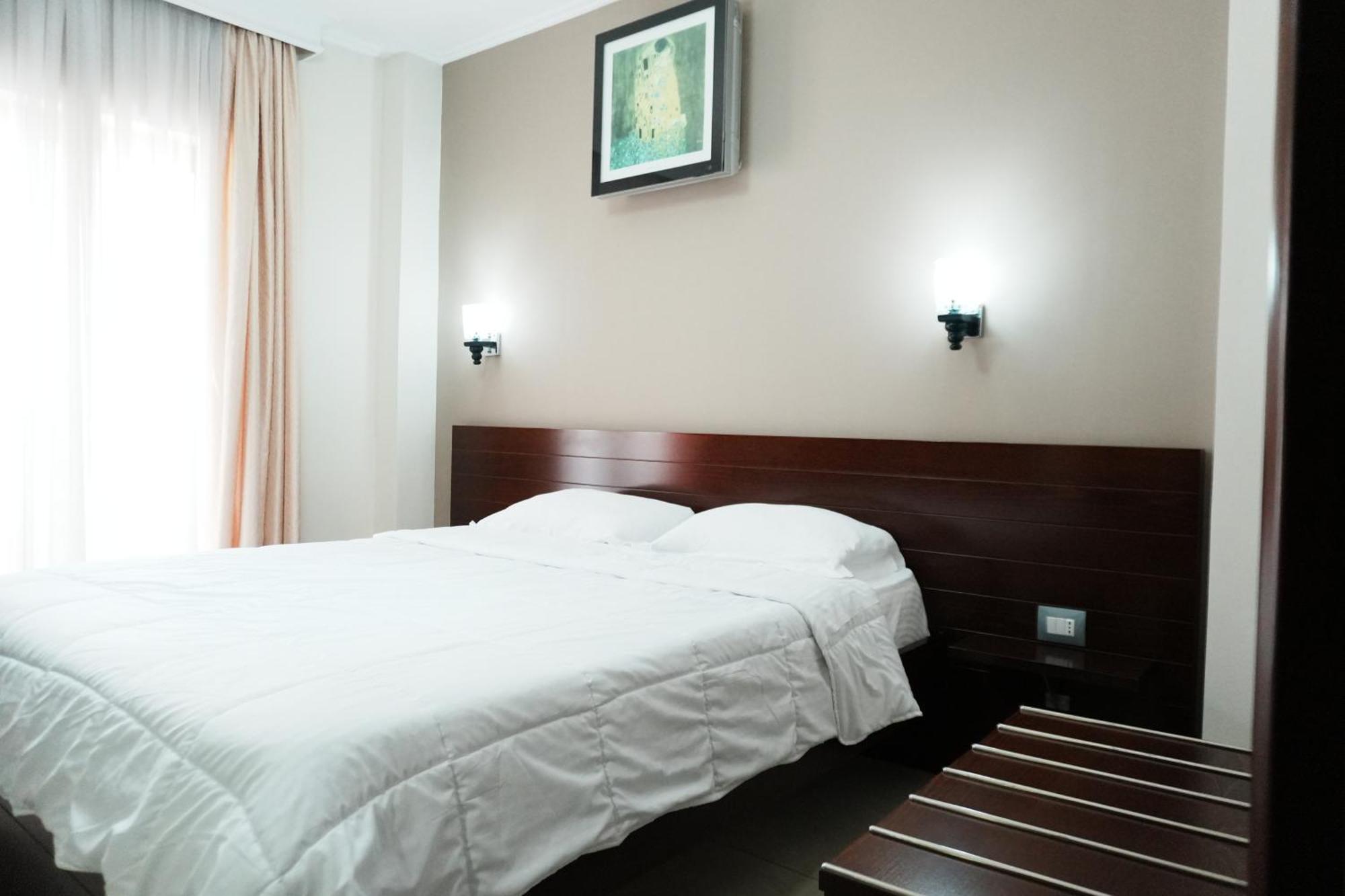 Hotel Mediterrane Sarandë 외부 사진