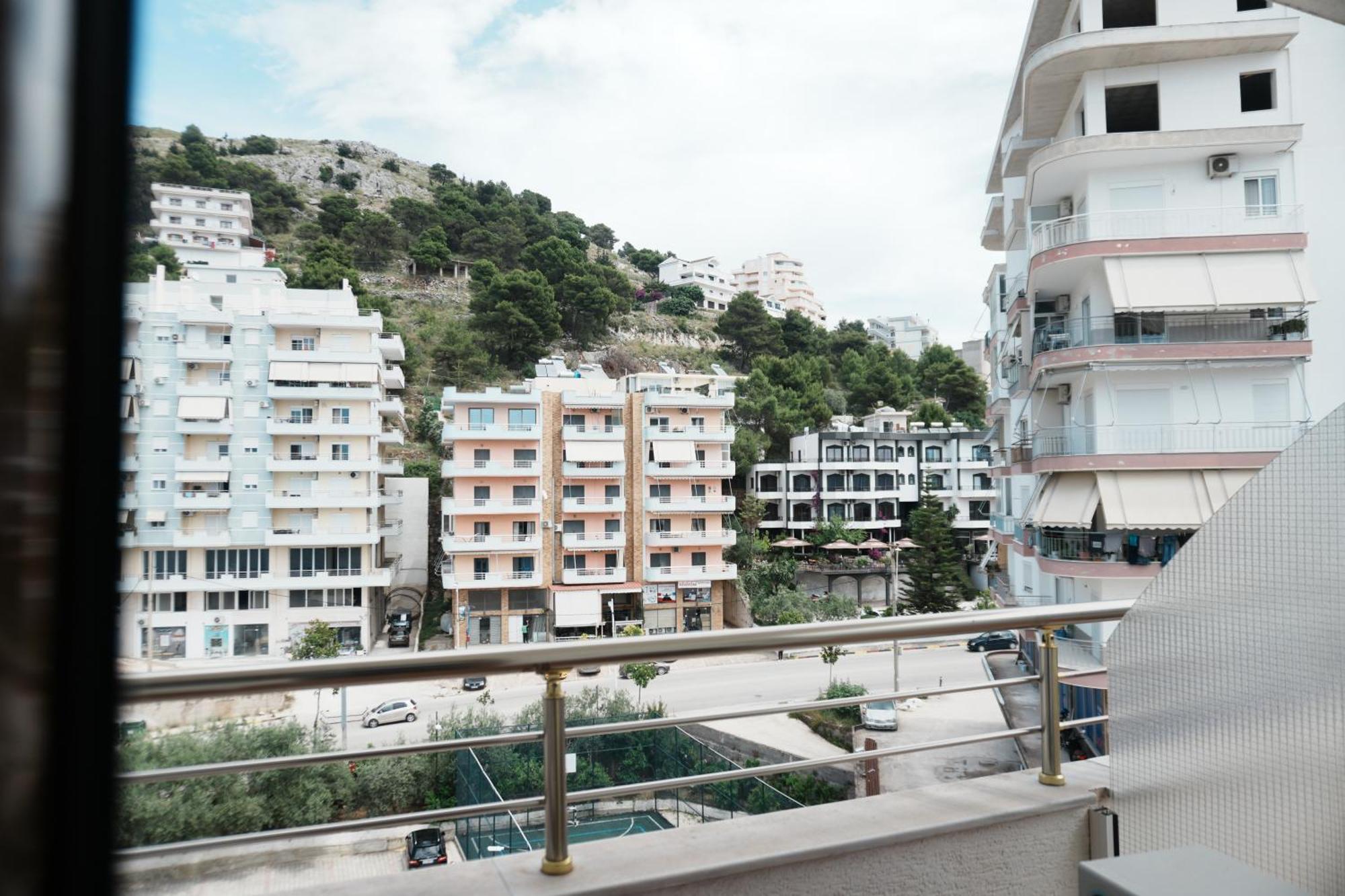 Hotel Mediterrane Sarandë 외부 사진