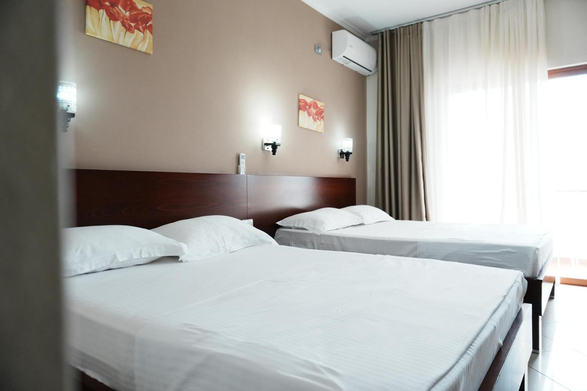 Hotel Mediterrane Sarandë 외부 사진