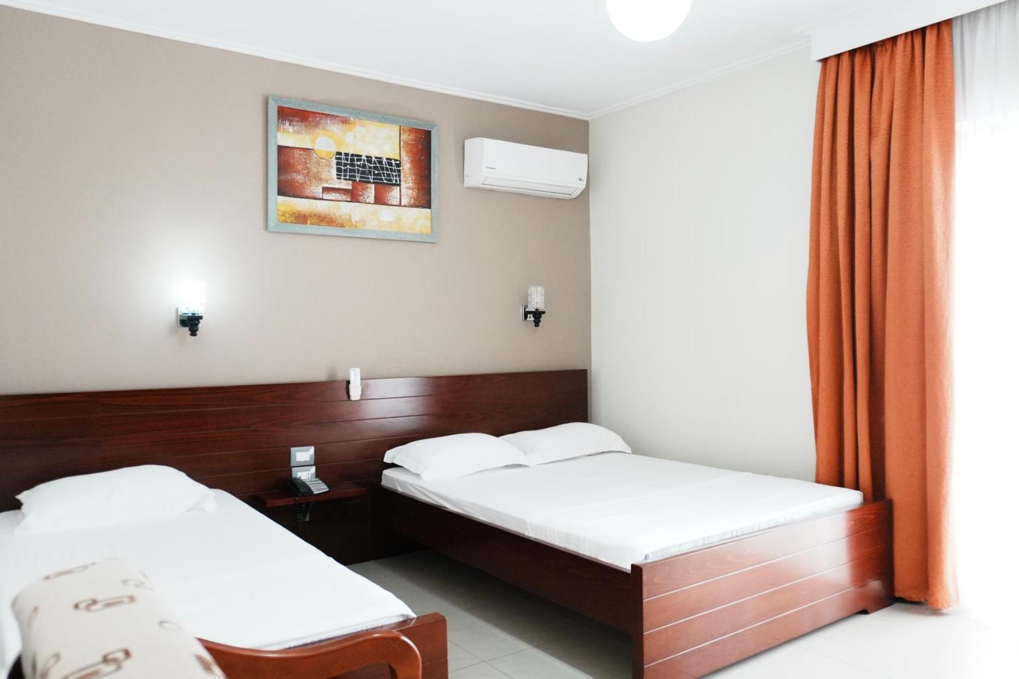 Hotel Mediterrane Sarandë 외부 사진