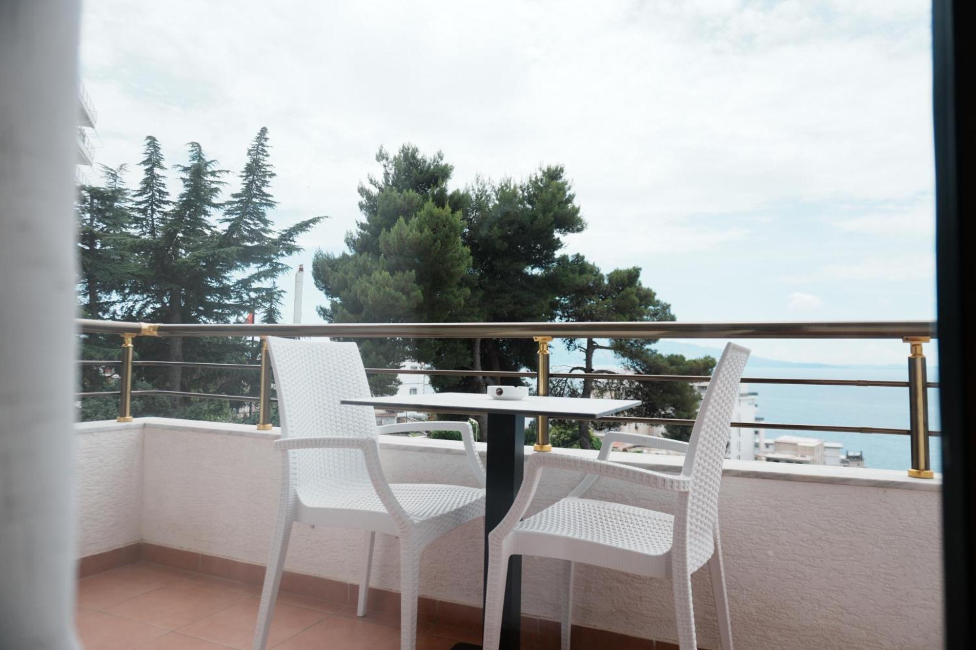 Hotel Mediterrane Sarandë 외부 사진