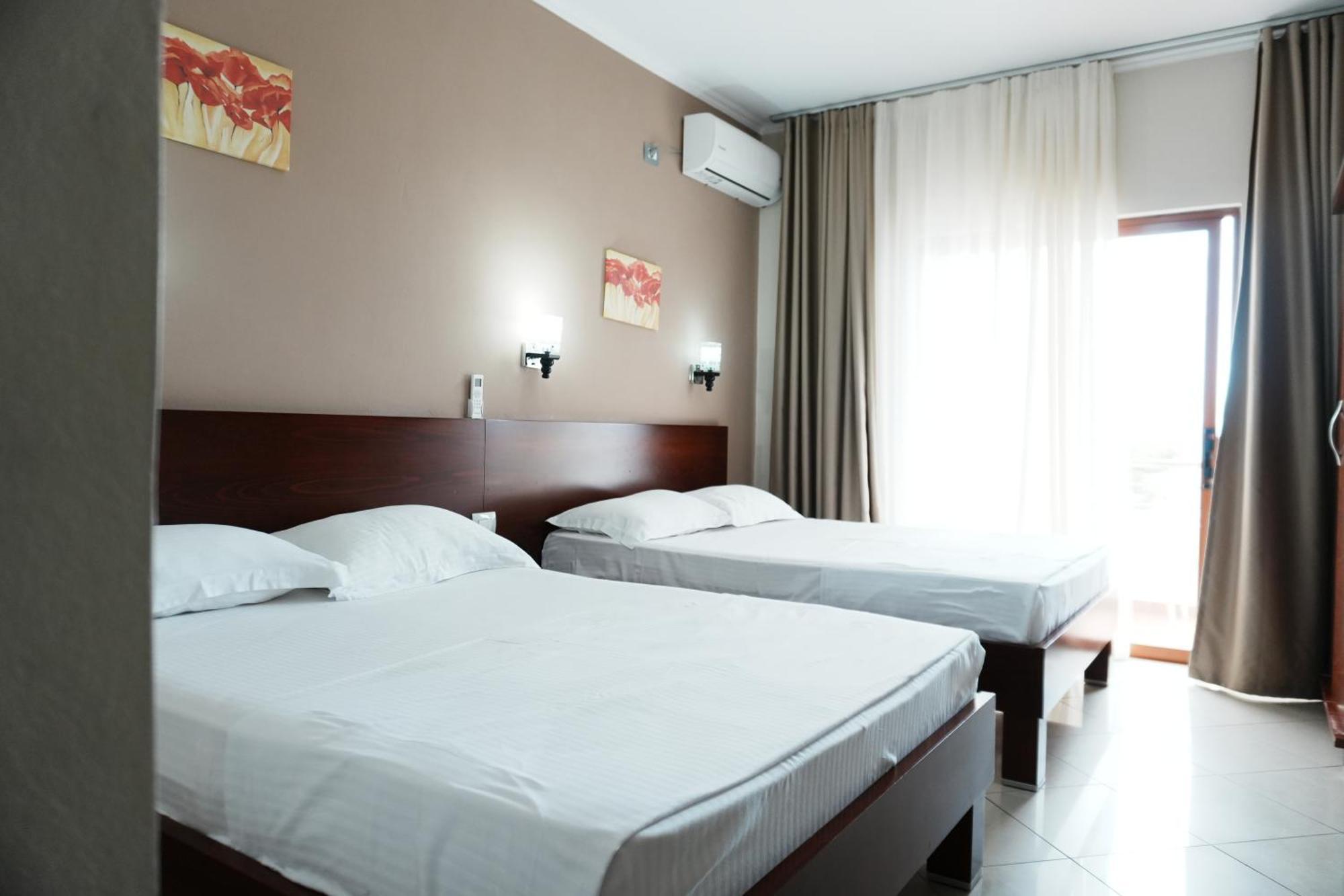 Hotel Mediterrane Sarandë 외부 사진