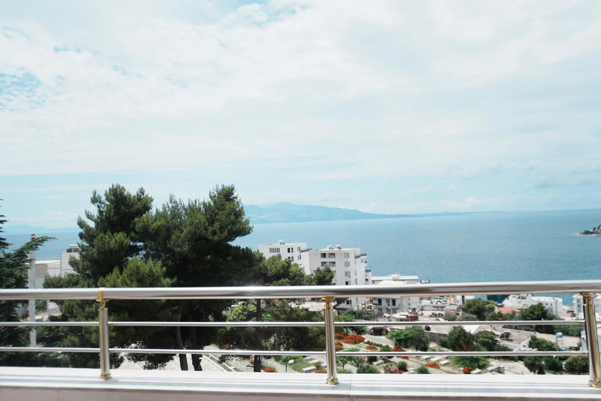 Hotel Mediterrane Sarandë 외부 사진