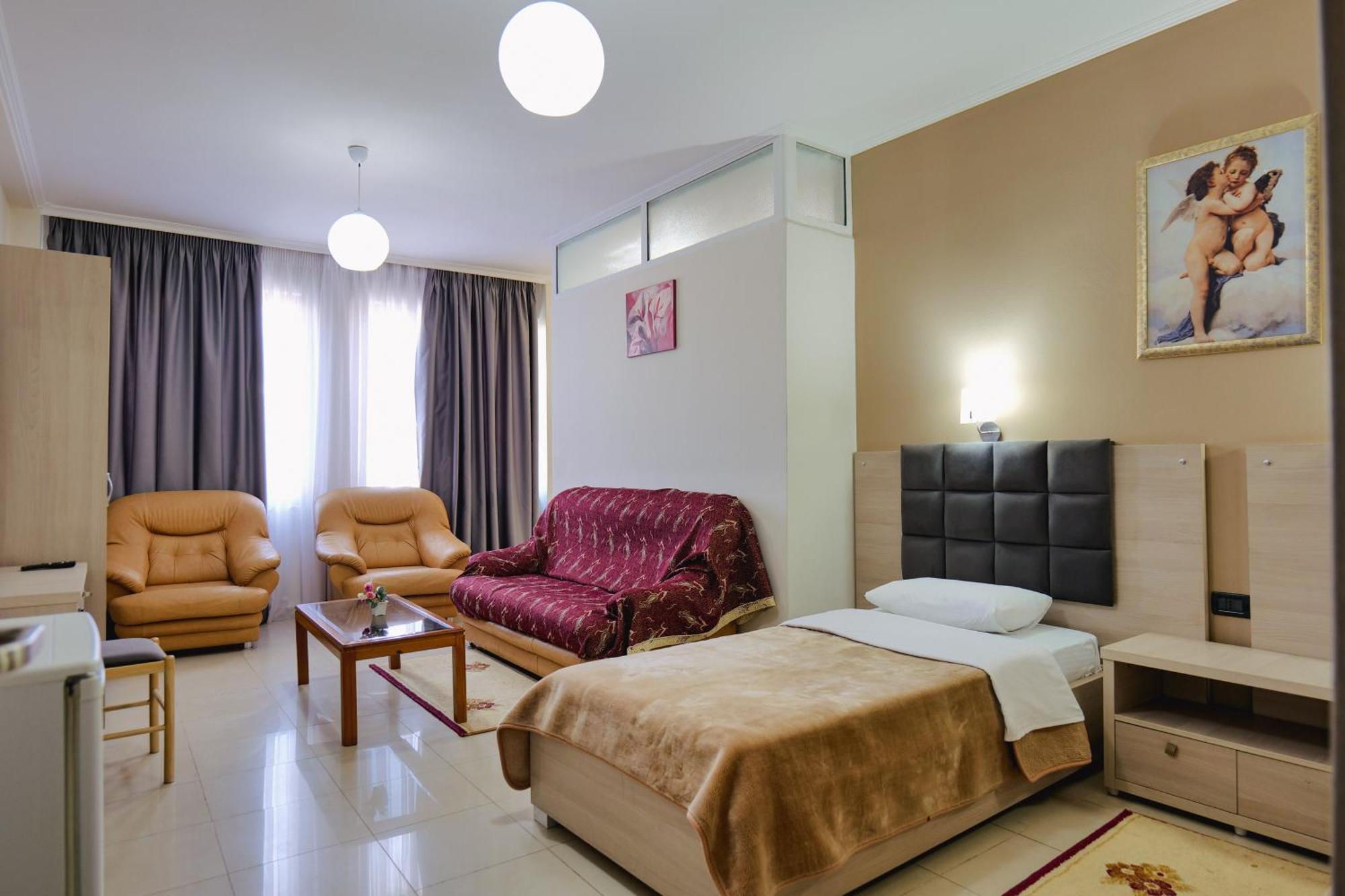 Hotel Mediterrane Sarandë 외부 사진