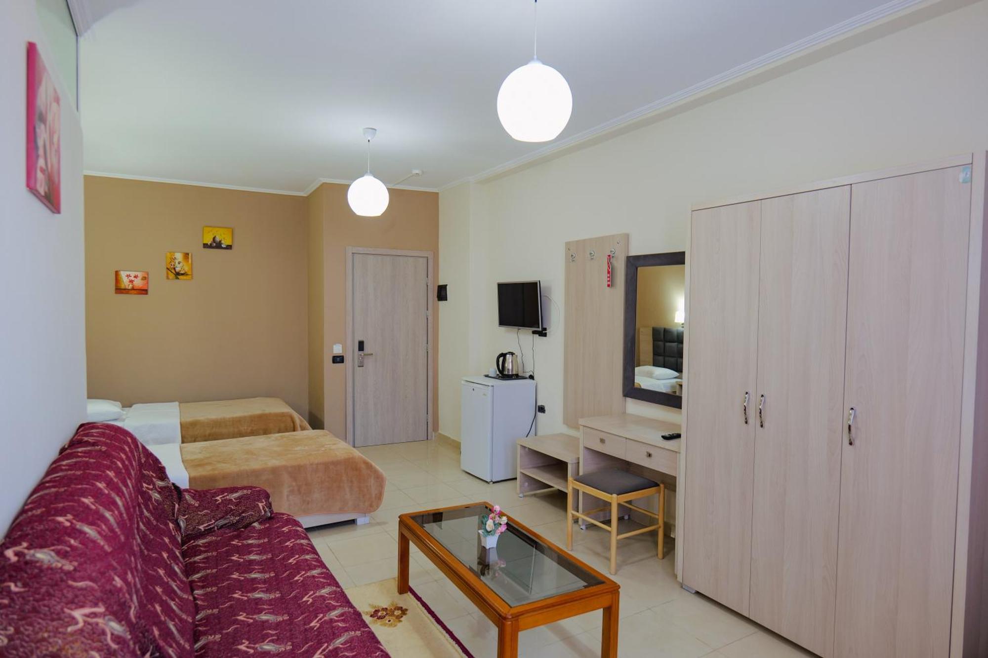 Hotel Mediterrane Sarandë 외부 사진