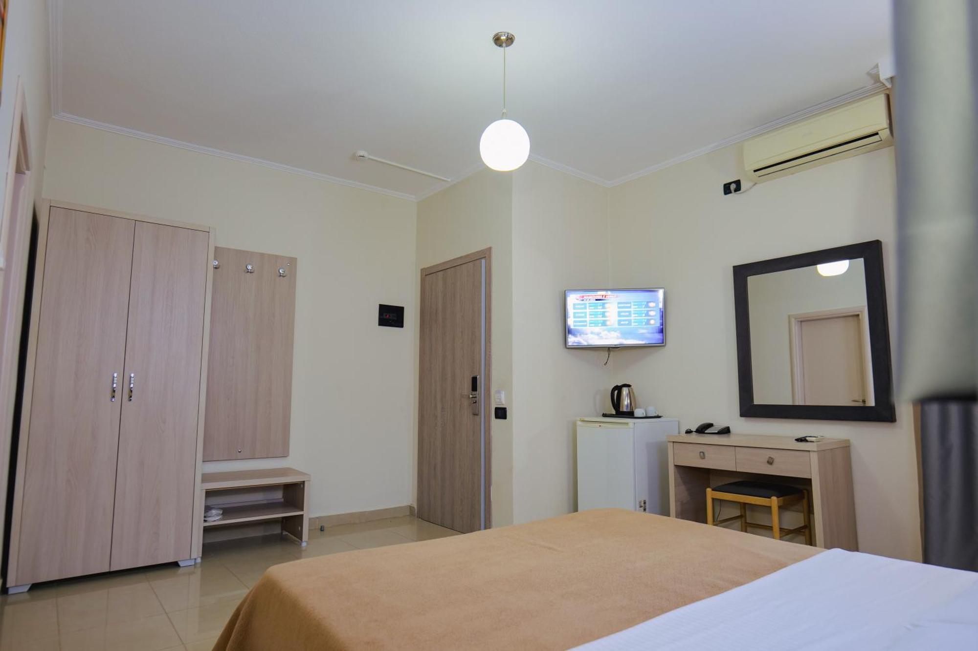Hotel Mediterrane Sarandë 외부 사진