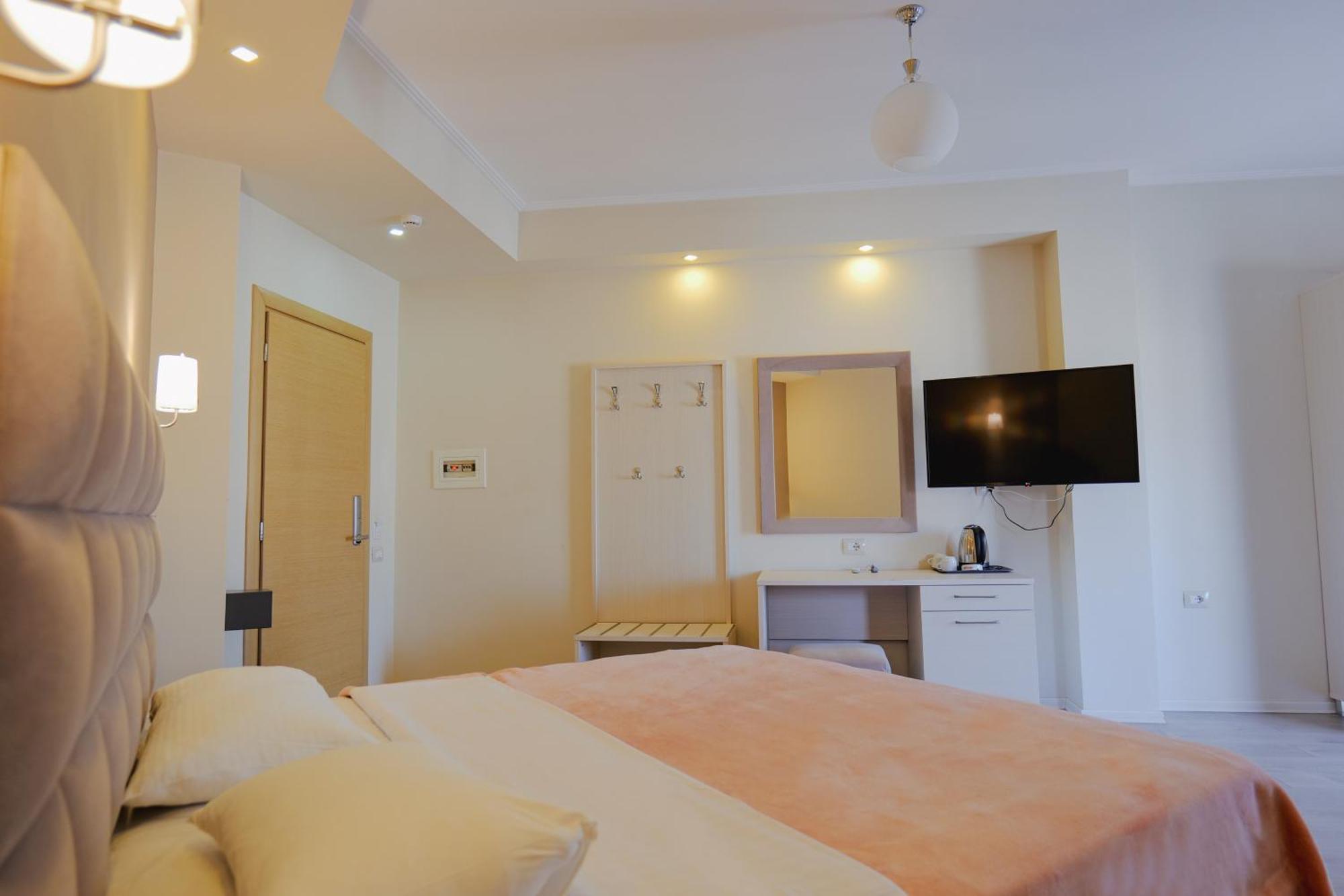 Hotel Mediterrane Sarandë 외부 사진